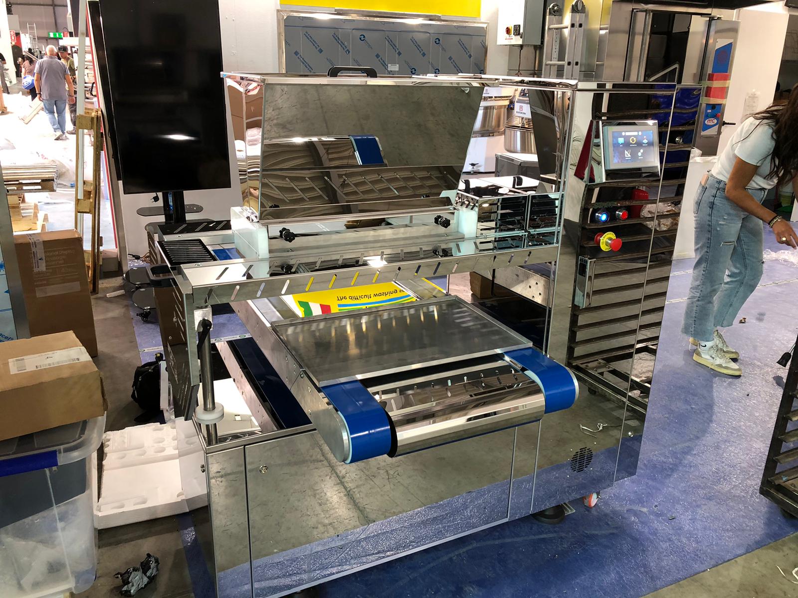 Macchine colatrici Verona - Fox Food Machinery - Dropping Machines smart  600 Italy - Macchine per pasticceria Veneto - Macchine per biscotti Verona